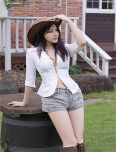 透明装无内衣秀高清,啊轻点灬大巴太粗太长视频